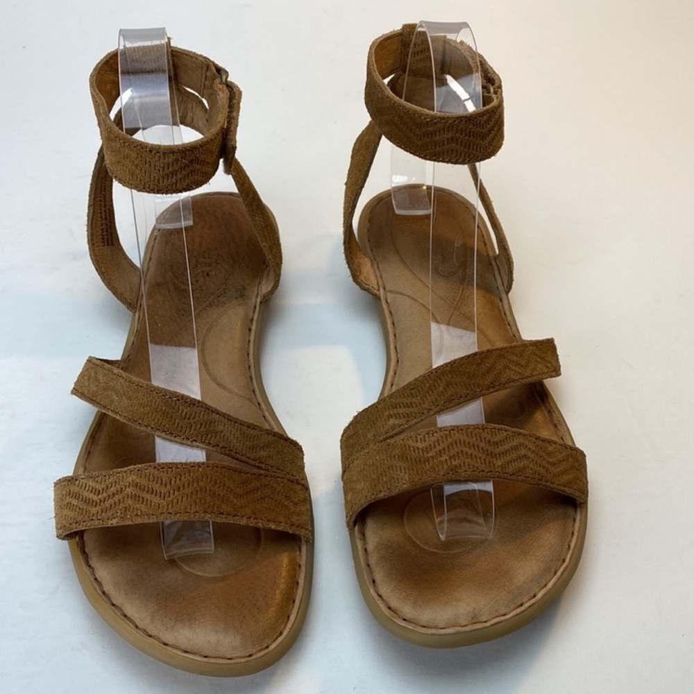 🏖Born “Tegan” tan ankle wrap leather sandals size 6